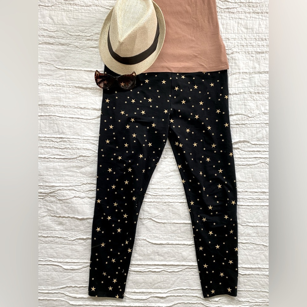 Adorable Black Leggings with Gold Star Pattern